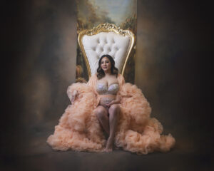 Dallas maternity photoshoot on throne