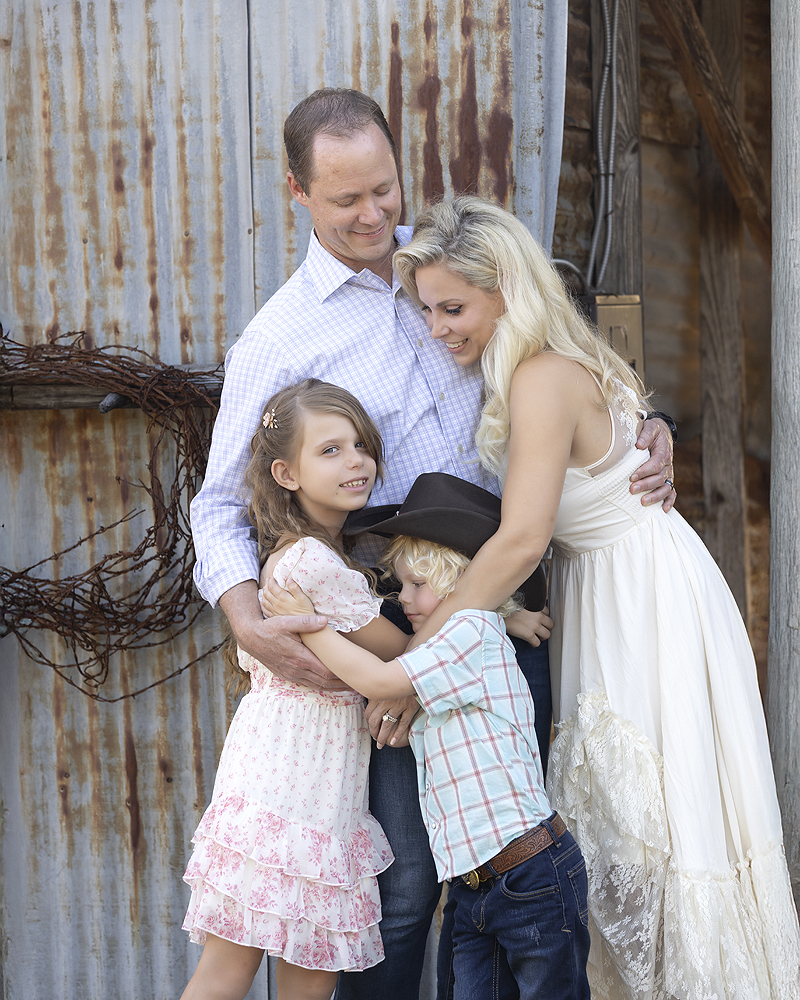 Dallas family at farm photo session