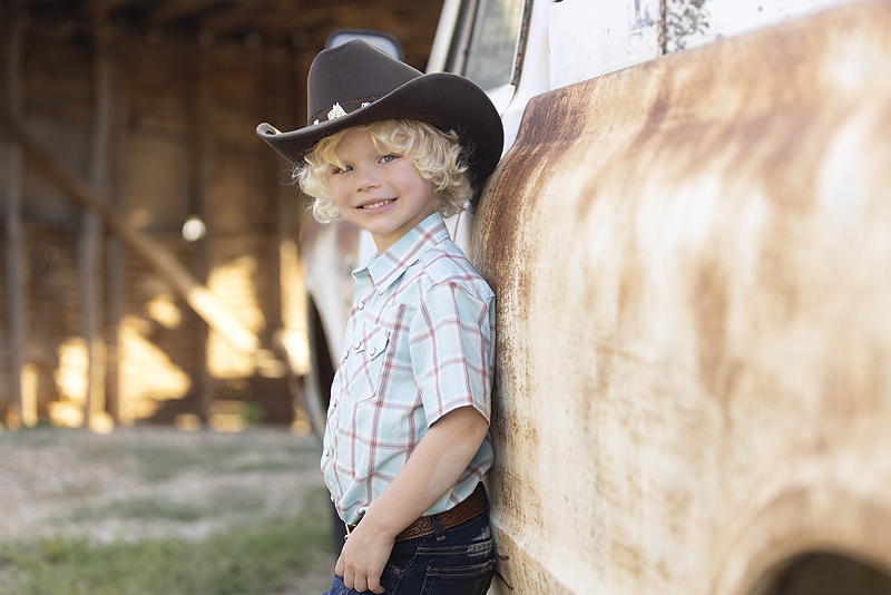 Dallas family at farm photo session