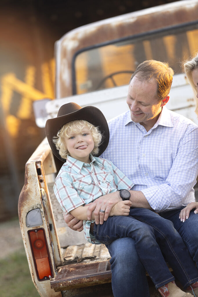 Dallas family at farm photo session
